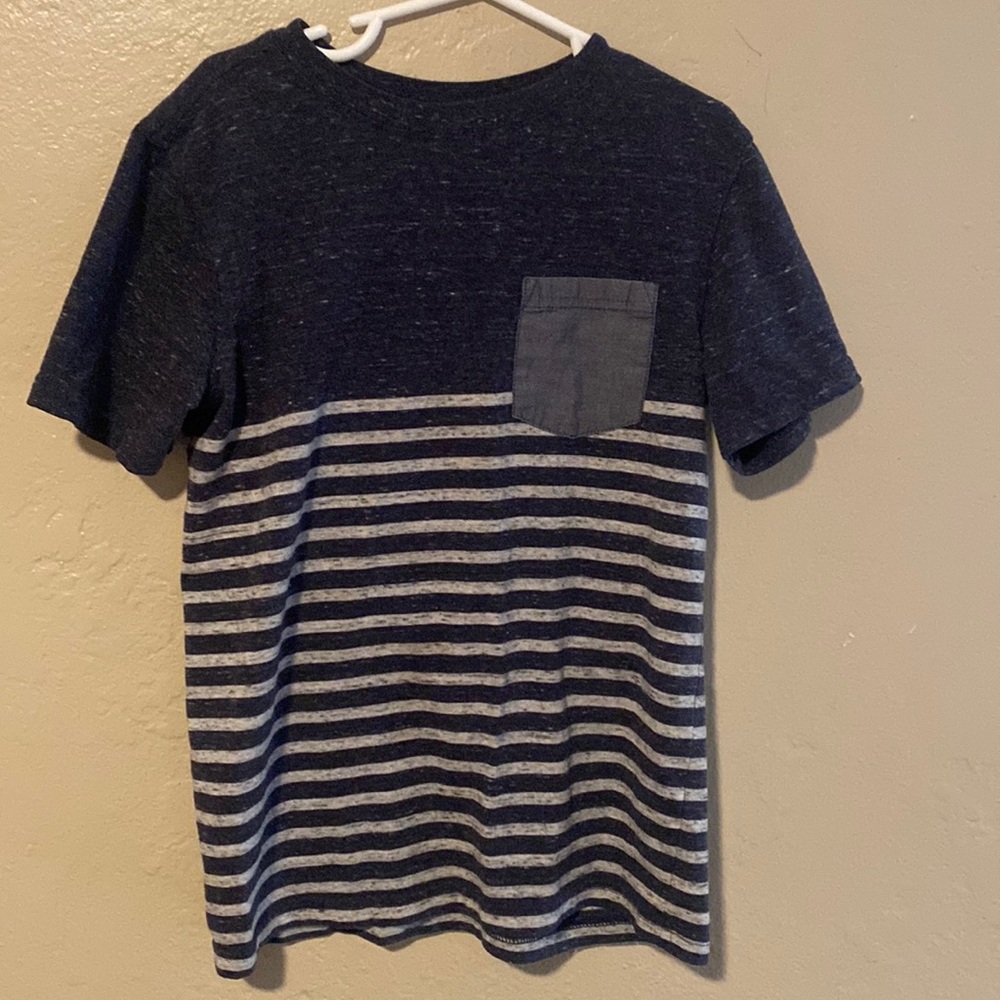 ☀️5 For 25☀️ Boy Striped Navy Gray T-shirt So Soft Size S 6/7